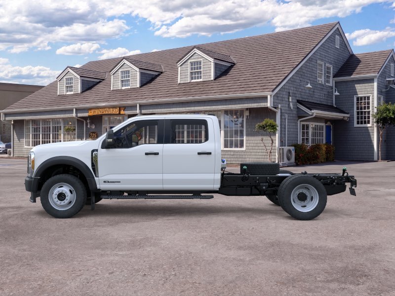 New 2025 Oxford White Ford F-450® XL image 3