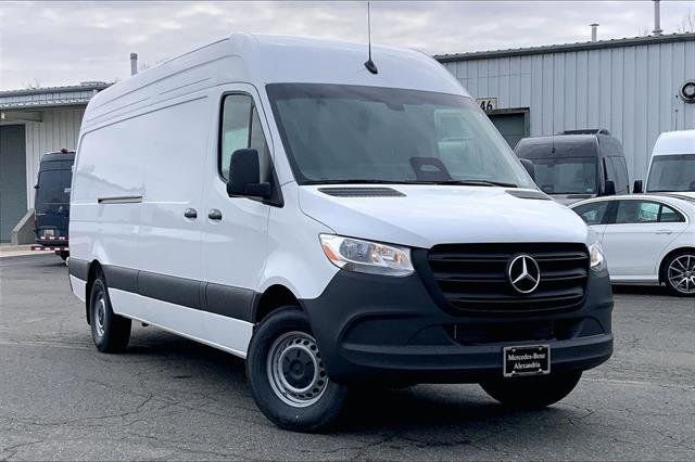 2026 Mercedes-Benz Sprinter 2500 170 WB High Roof's photo