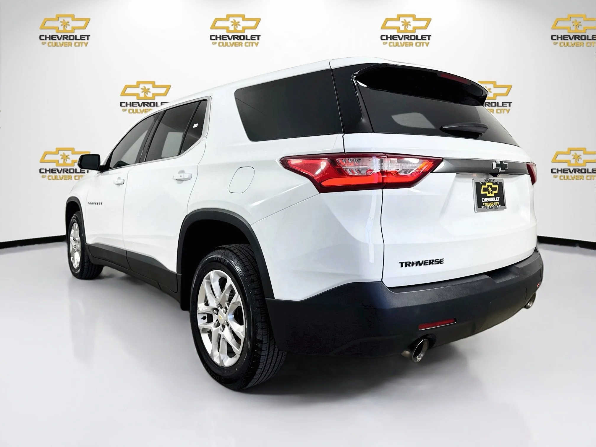 Used 2020 SUMMIT WHITE Chevrolet LS image 6