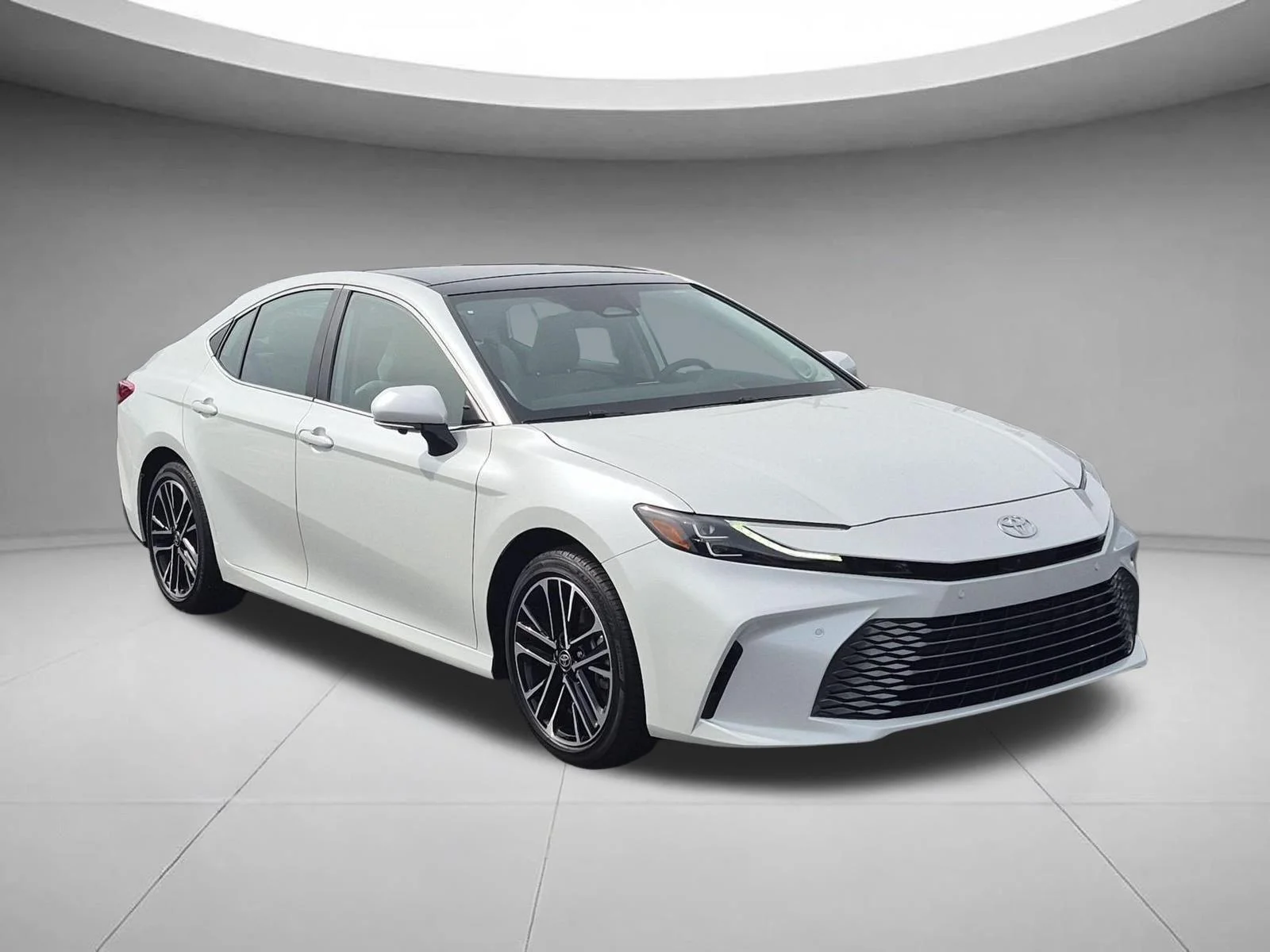 Used 2026 Wind Chill Pearl Toyota XLE image 7