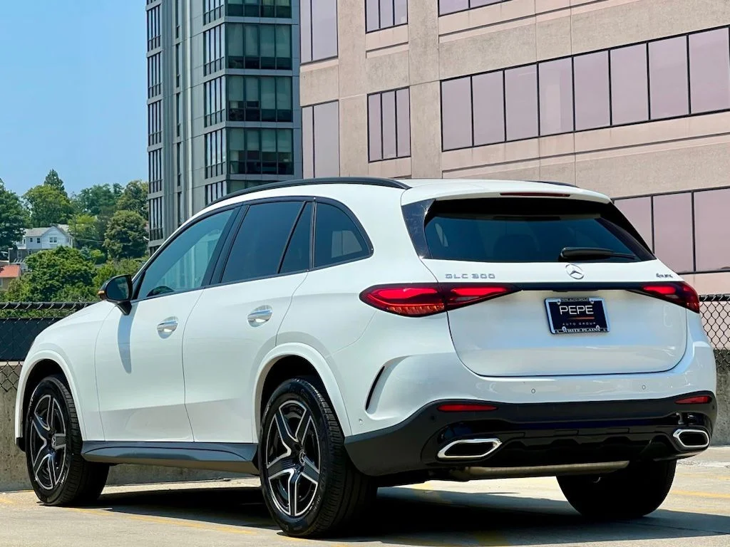 Certified Used 2024 White Mercedes-Benz GLC 300 image 5