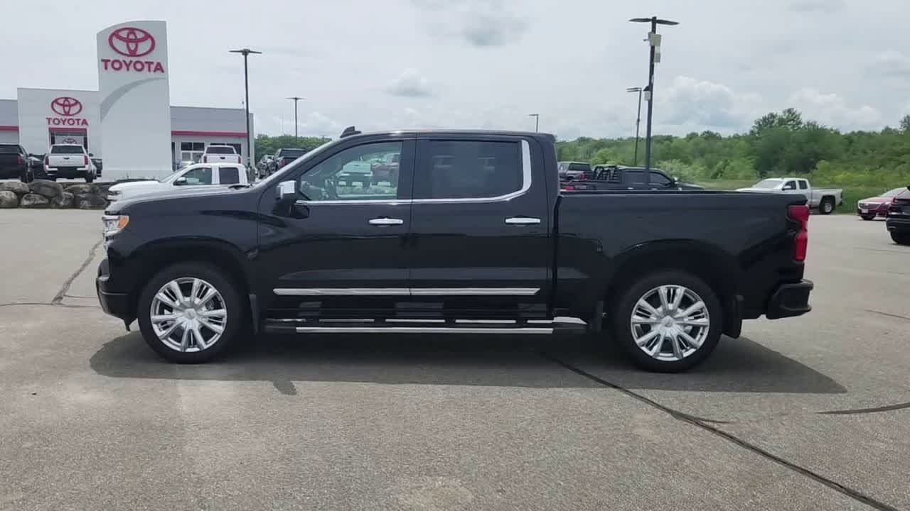 Used 2024 Black Chevrolet High Country image 5