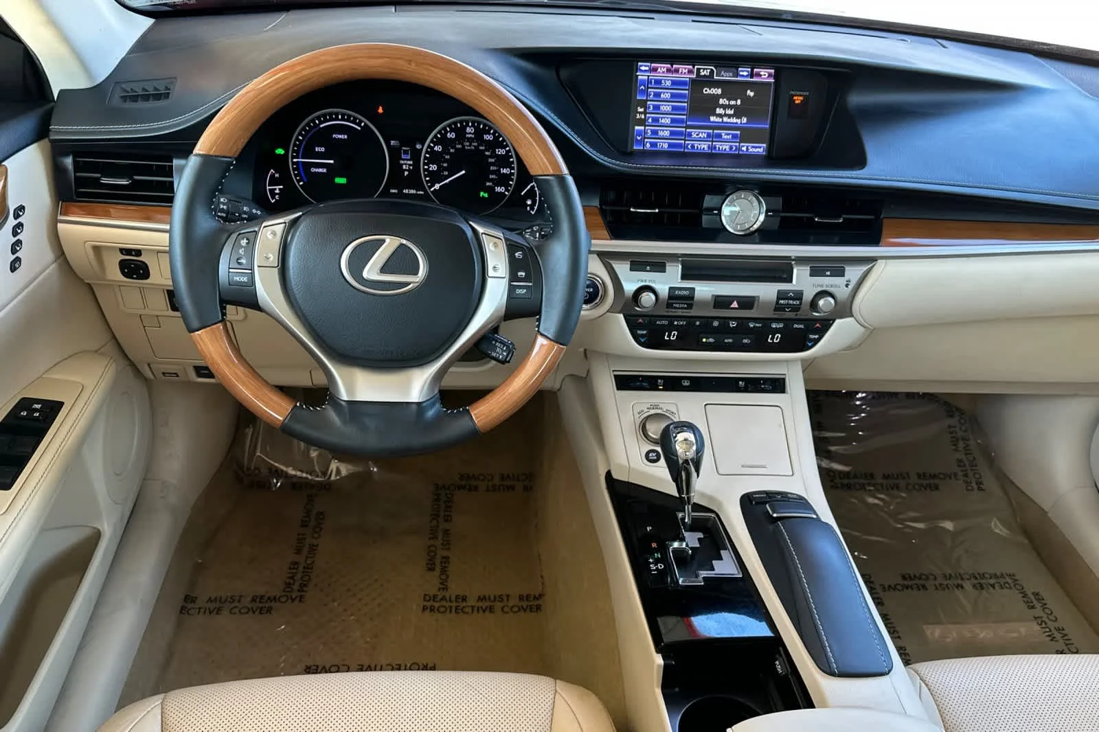 Used 2014 Matador Red Mica Lexus Hybrid image 15