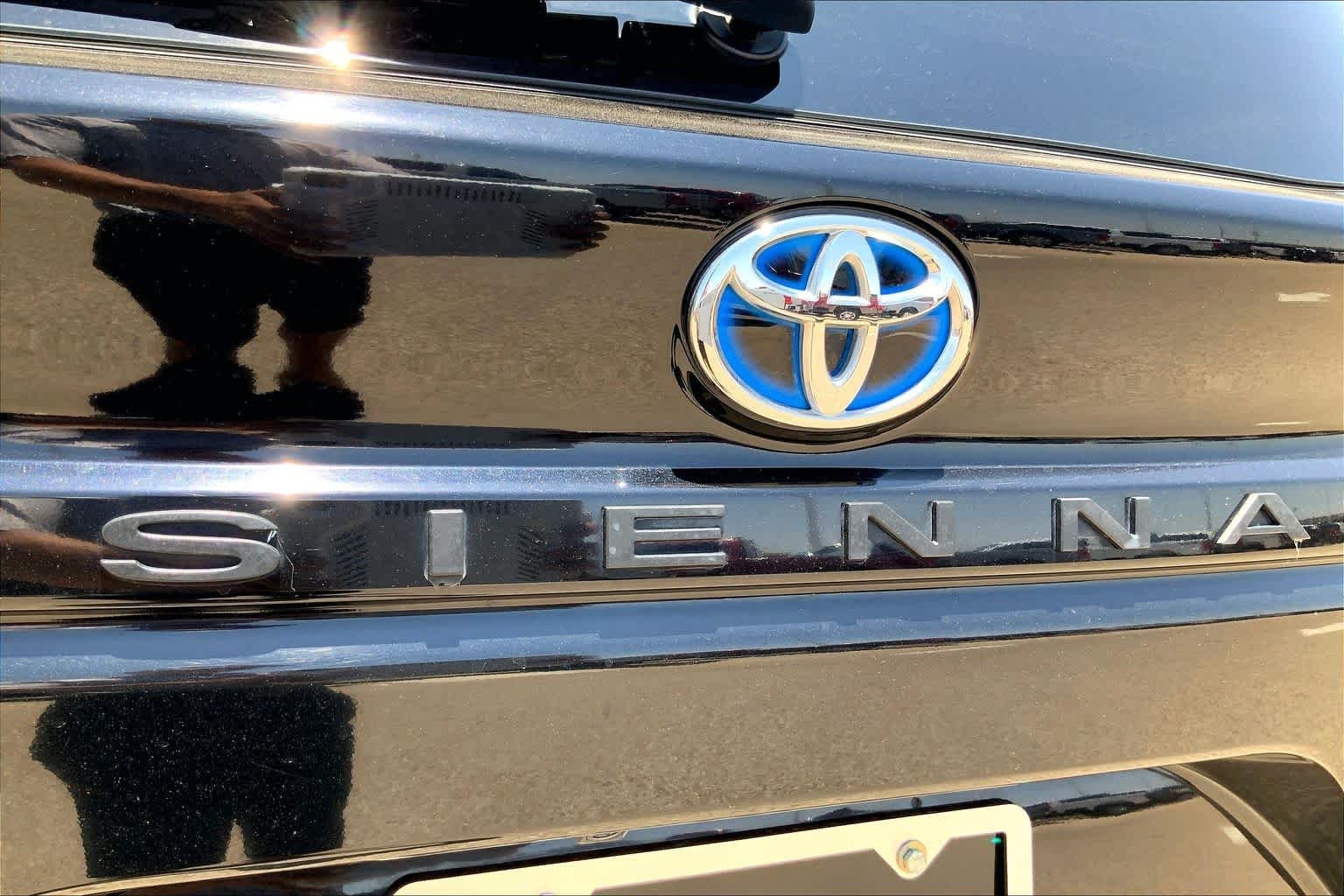 Used 2024 Midnight Black Metallic Toyota XLE image 33