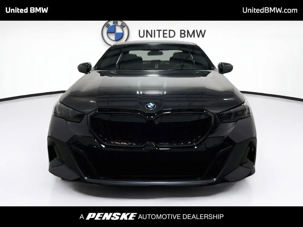 New 2027 Dark Graphite Metallic BMW 530i image 2