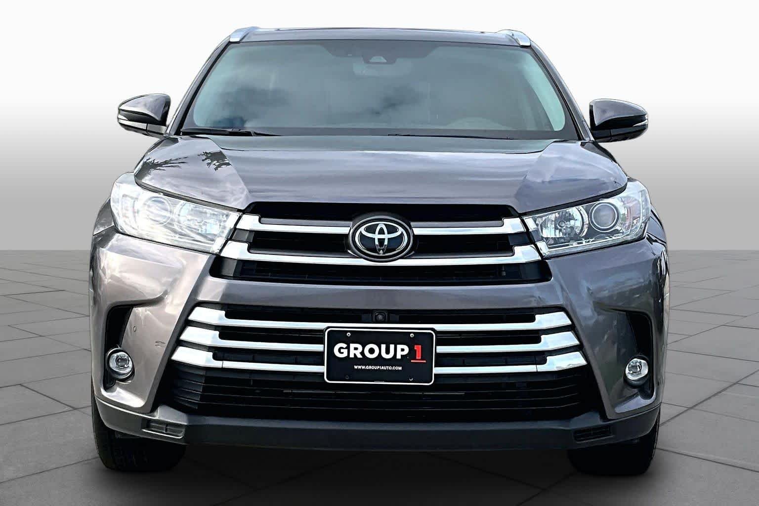 Used 2019 Predawn Gray Mica Toyota Limited Platinum image 4