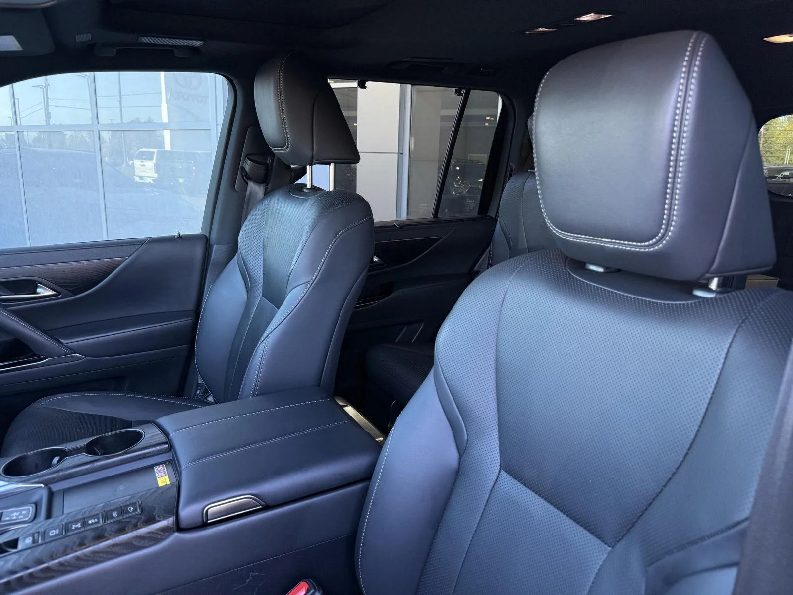 Used 2026 Caviar Lexus LX 700h Luxury image 14