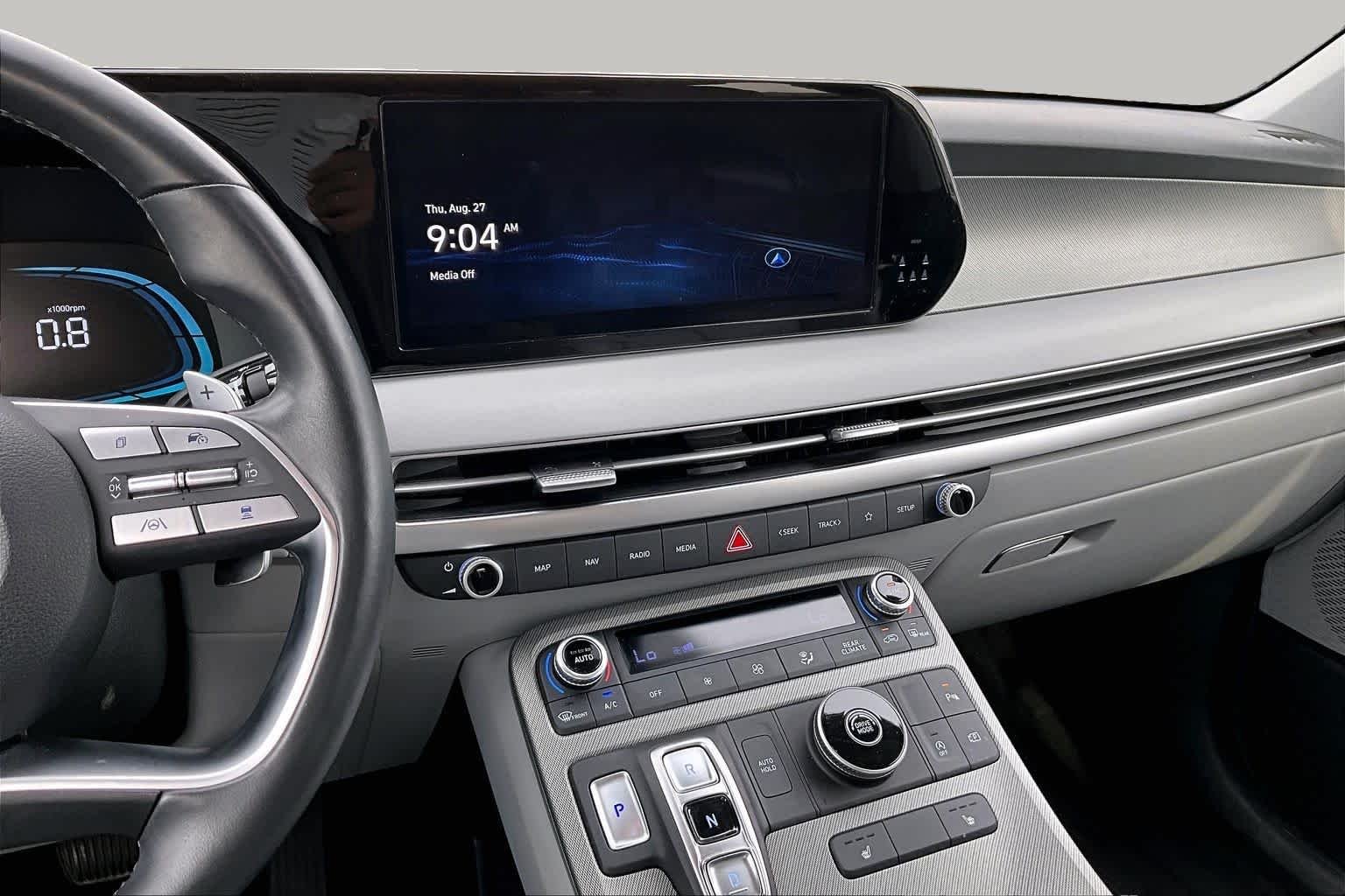 Used 2025 Hyper White Hyundai SEL image 7