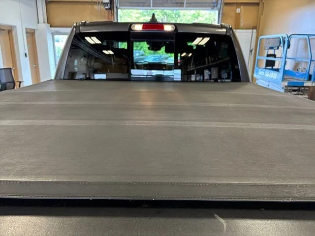 Used 2021 Crystal Metallic Ram Laramie image 26