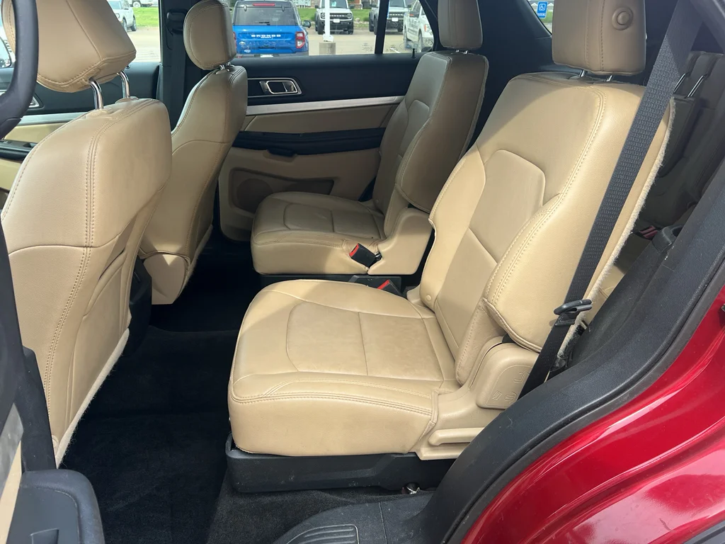 Used 2017 Ruby Red Metallic Tinted Clearcoat Ford XLT image 20