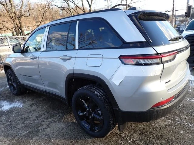 New 2025 Silver Jeep Limited image 3