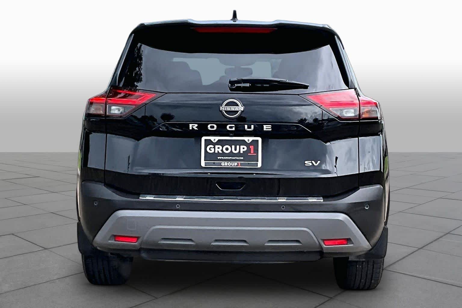 Used 2023 Super Black Nissan SV image 5