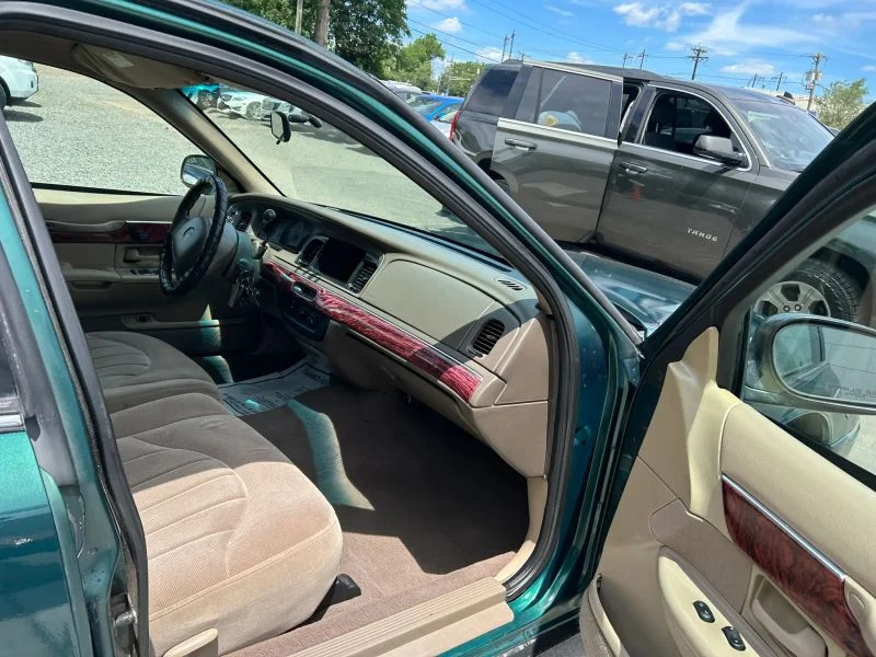 Used 2000 Green Mercury GS Sedan 4D image 17