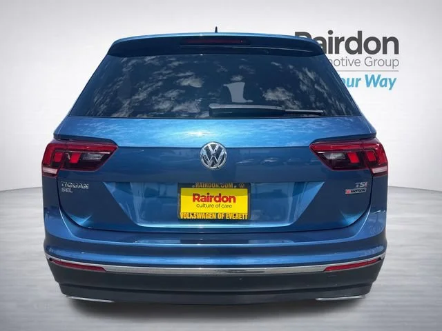 Used 2018 Blue Metallic Volkswagen SEL image 6