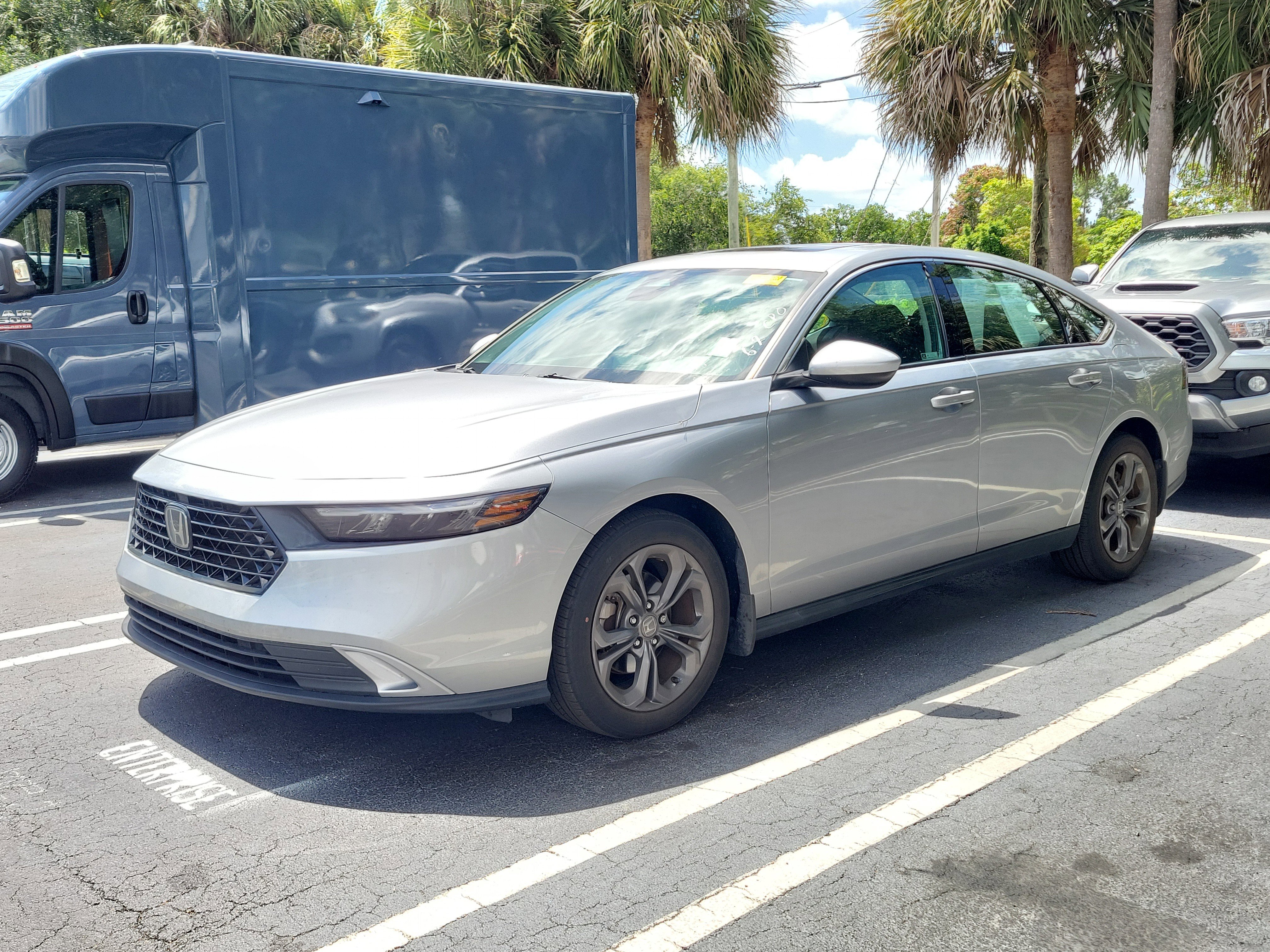 2023 Honda Accord EX - Photo 9