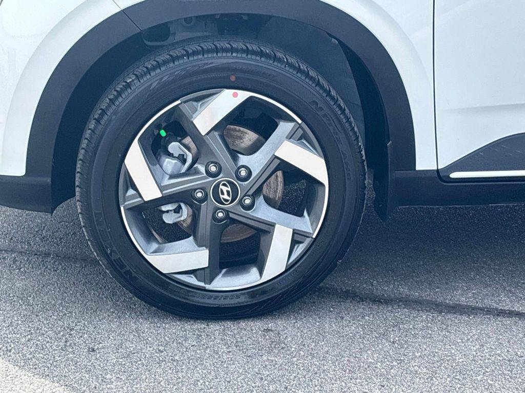 New 2026 White Hyundai SEL w/Two-Tone Roof image 9