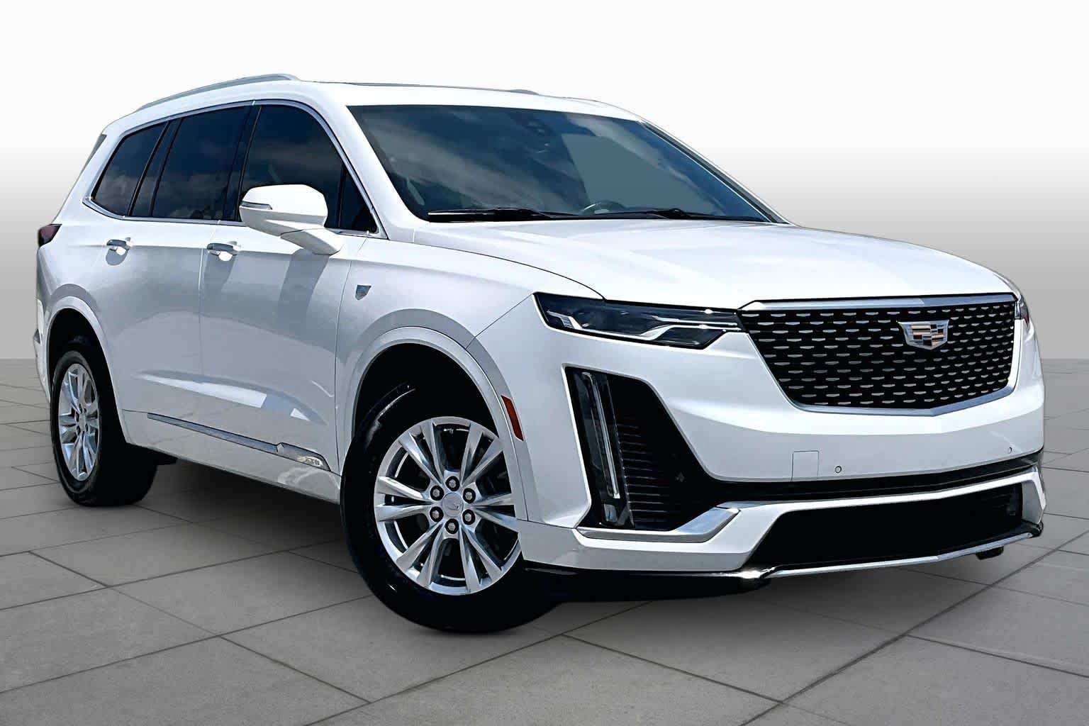 Used 2021 Crystal White Tricoat Cadillac Luxury image 3