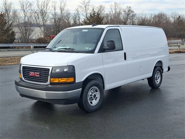 2025 GMC Savana Cargo Work Van - Photo 10