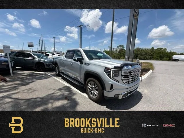 2022 GMC Sierra 4WD Crew Cab Short Box Denali's photo
