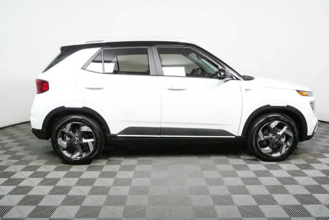 New 2026 Lunar White w/Black Roof Hyundai SEL w/Two-Tone Roof image 2