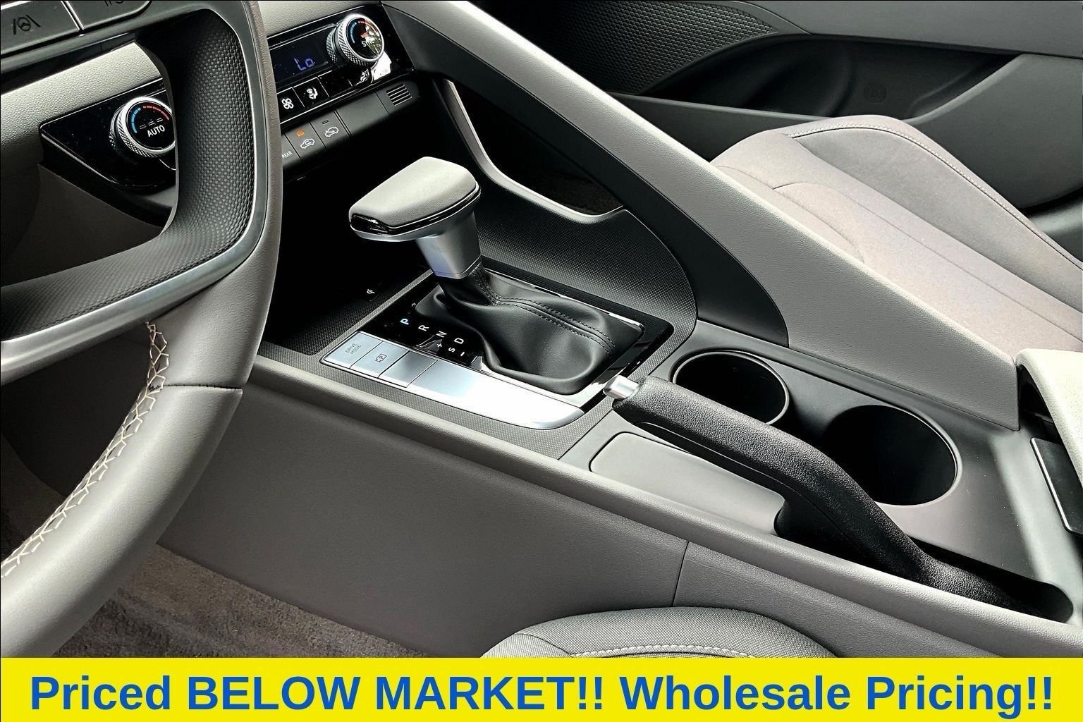 Used 2026 White Hyundai SEL Sport image 21