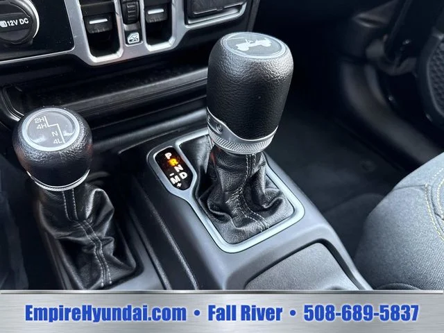 Used 2025 Black Jeep Sahara image 24