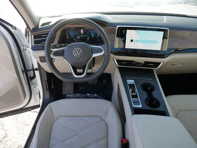 New 2026 White/off-white Volkswagen SE image 9
