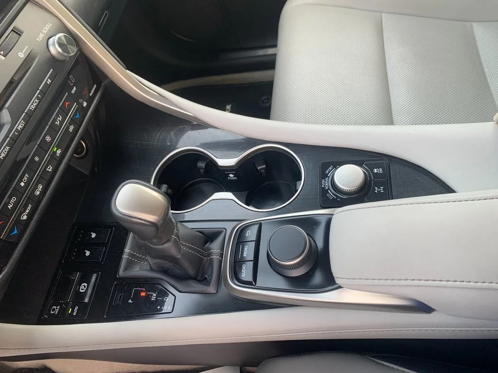 Used 2017 White Lexus 350 image 24