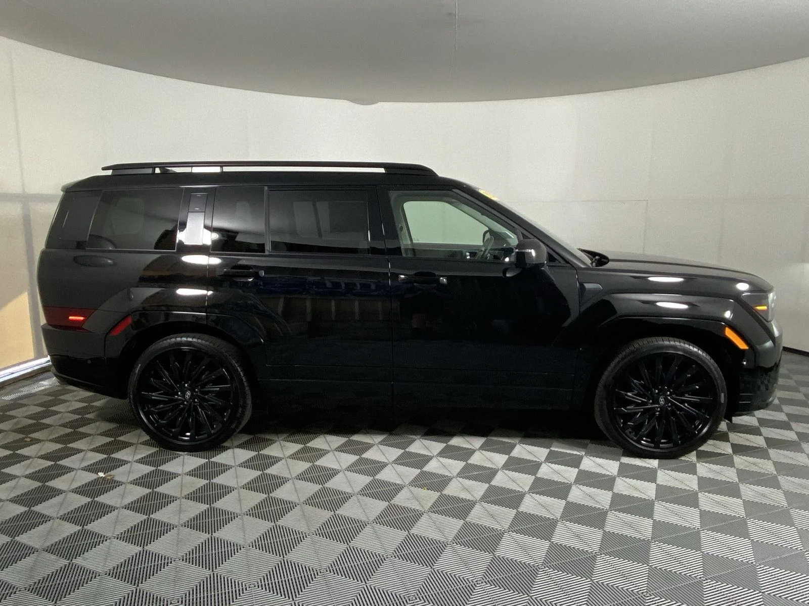 Used 2024 Phantom Black Hyundai Calligraphy image 10