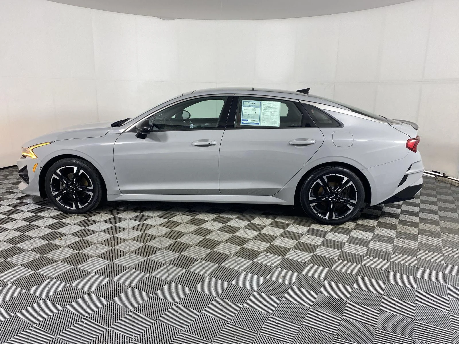 Used 2022 Wolf Gray Kia GT-Line image 4