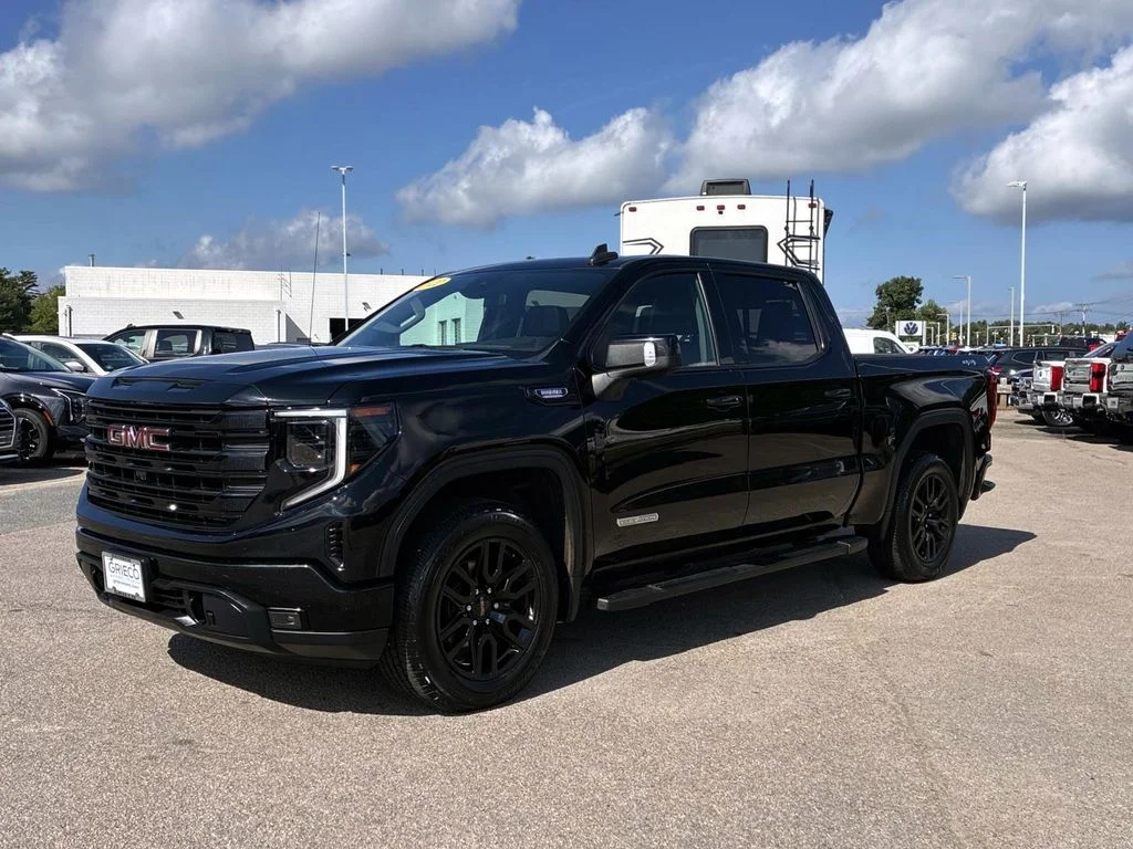 Used 2022 Onyx Black GMC Elevation image 3