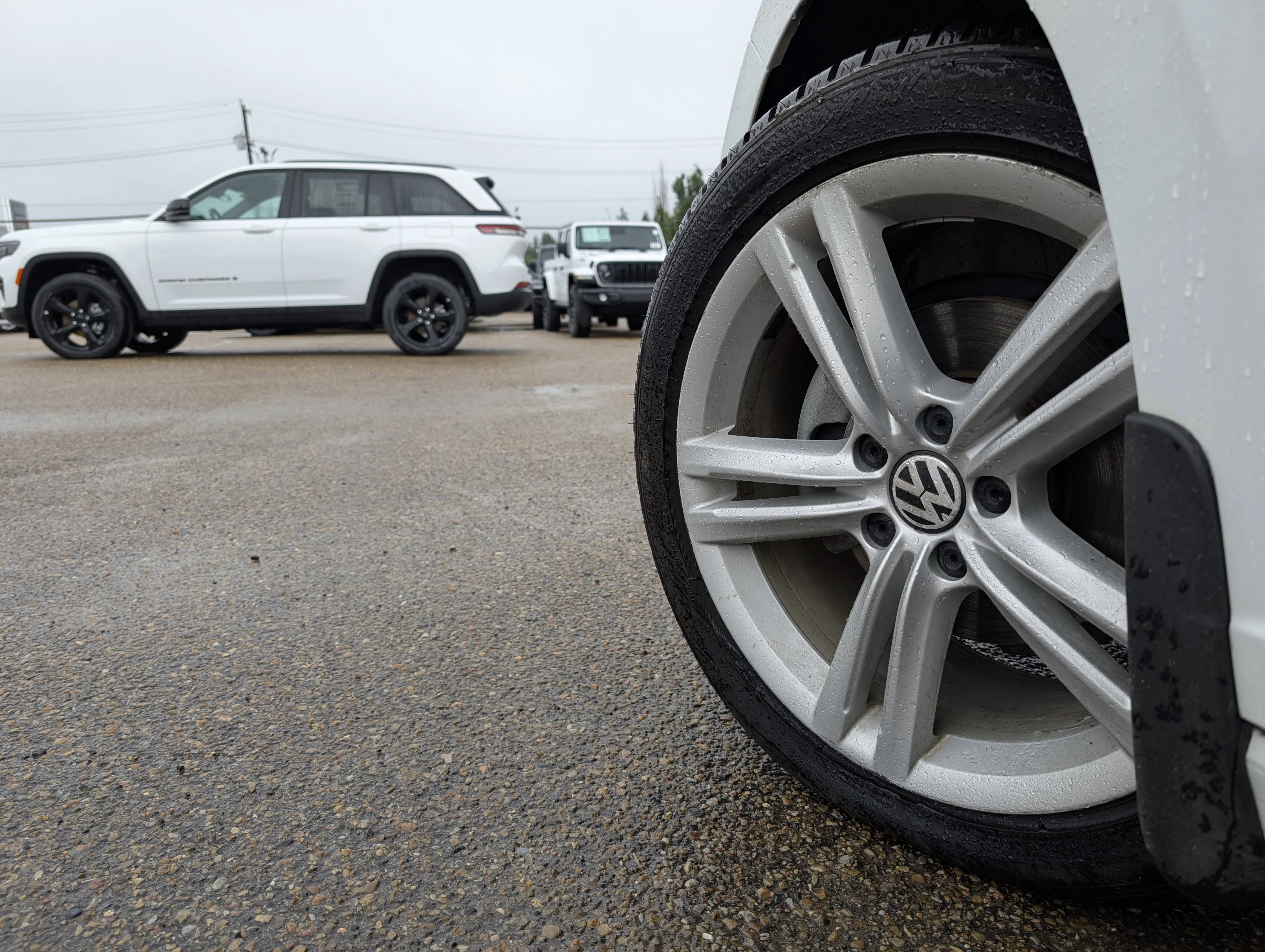 Used 2020 Pure White Volkswagen Execline image 12