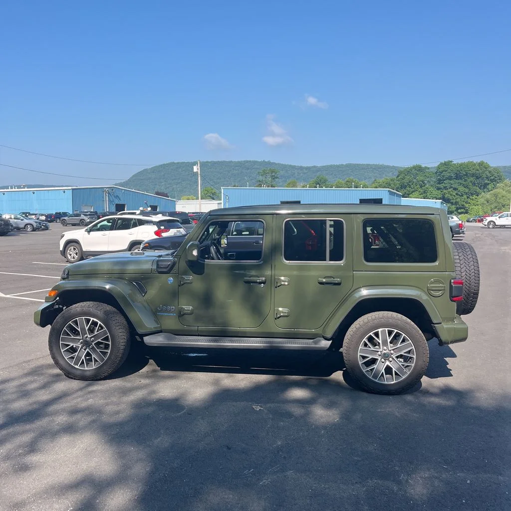 Used 2024 Green Jeep High Altitude 4xe image 9