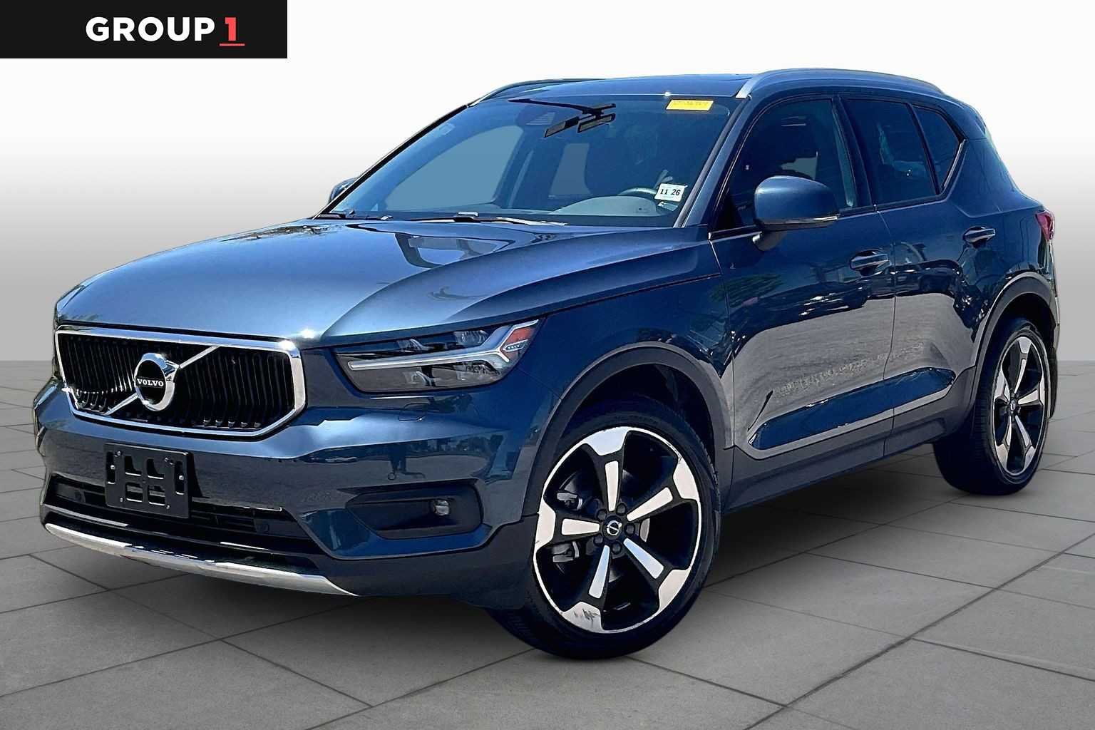 2022 Volvo XC40 T5 Momentum AWD's photo