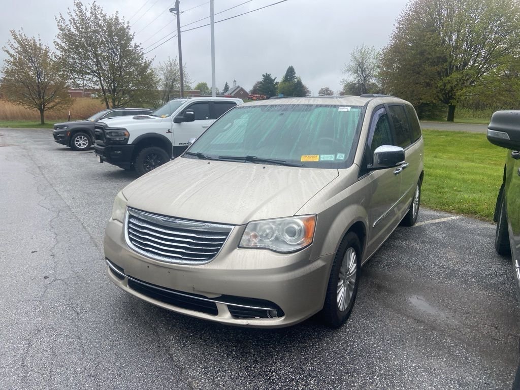 Used 2014 Cashmere/Sandstone Pearlcoat Chrysler Limited image 3