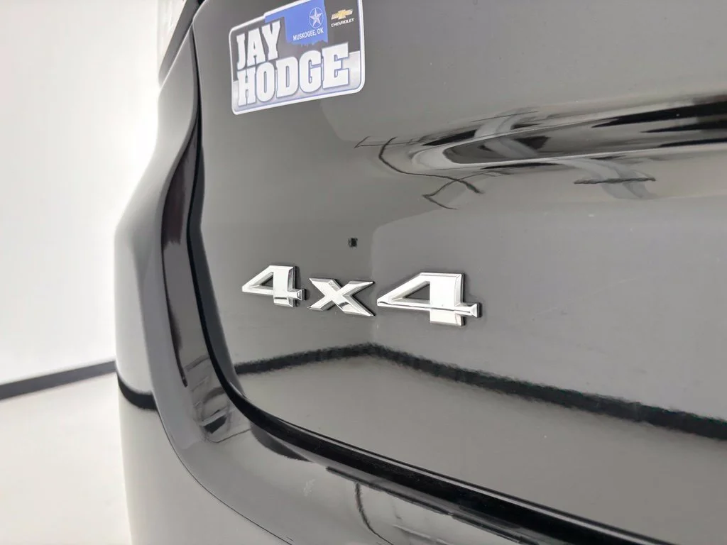 Used 2024 Black Jeep Latitude Lux image 23