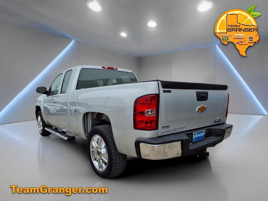 Used 2012 SILVER ICE METALLIC Chevrolet LT image 4