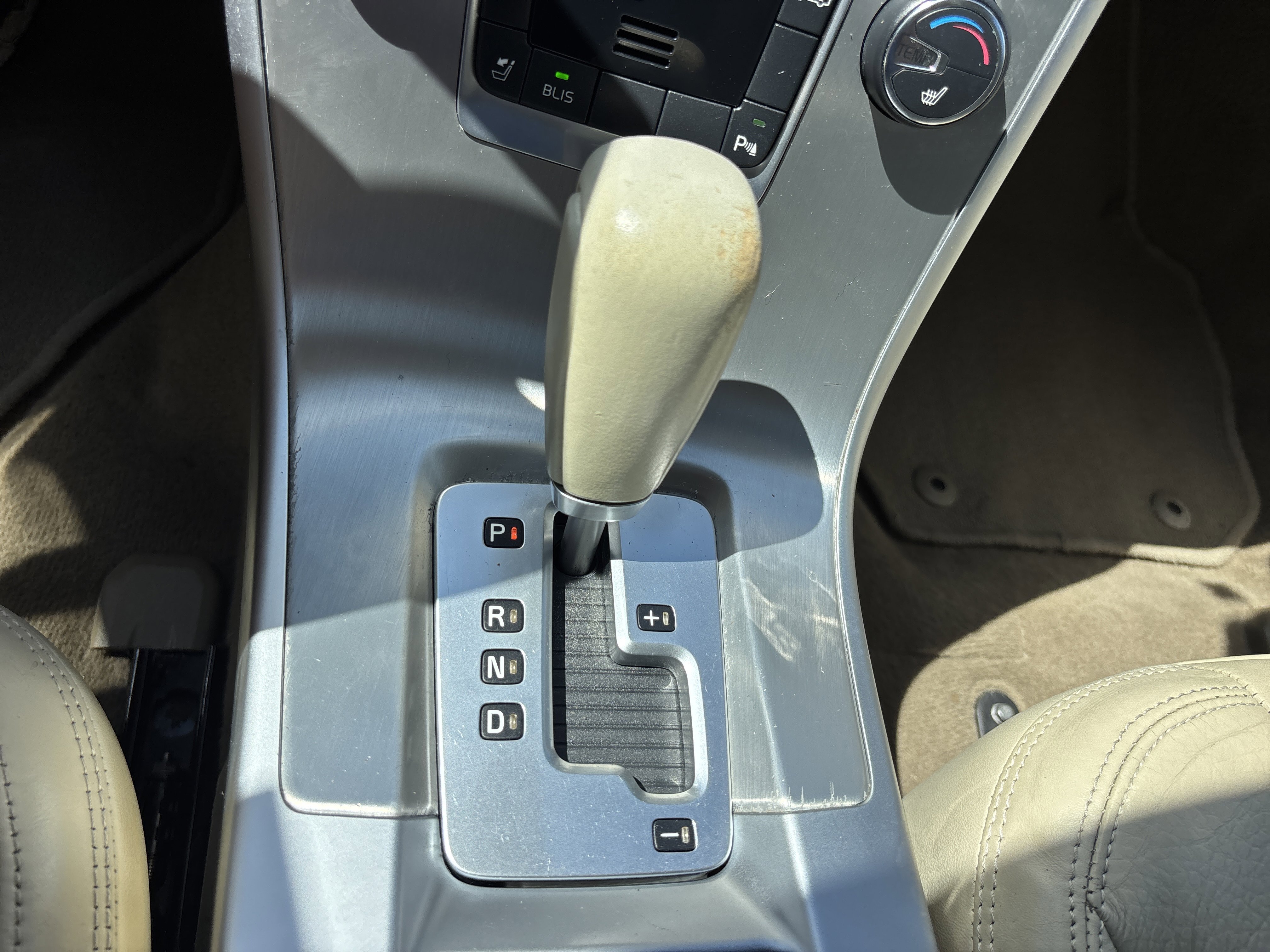Used 2011 Ice White Volvo 3.0T AWD image 32
