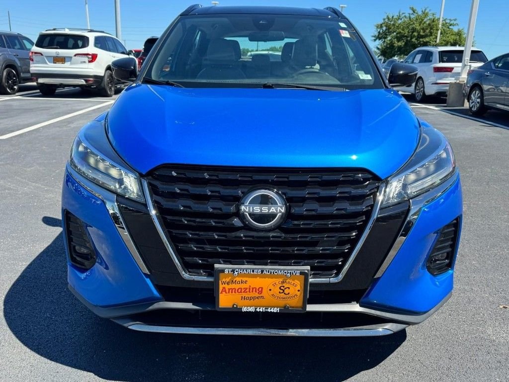Used 2023 Blue Nissan SR image 9