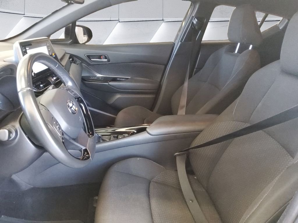 Used 2019 Gray Toyota XLE image 7