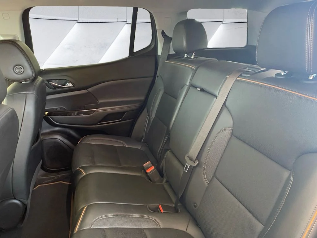 Used 2023 White GMC AT4 image 18