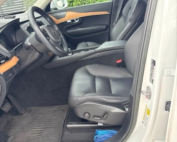 Certified Used 2023 White Volvo B6 Plus 7-Seater image 12