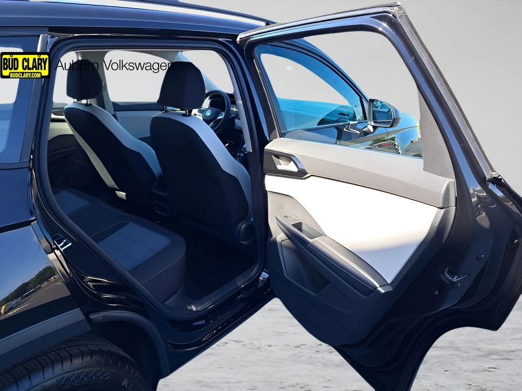 New 2025 Black Volkswagen 1.5T S image 17