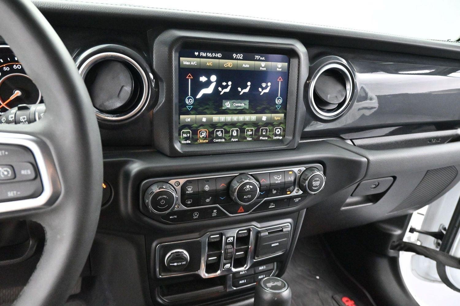 Used 2023 White Jeep Sahara Altitude image 18