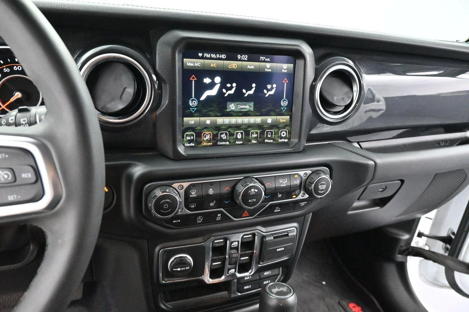 Used 2023 White Jeep Sahara Altitude image 18