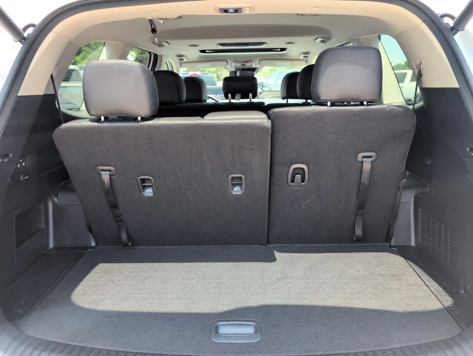 Used 2024 White Kia EX image 5