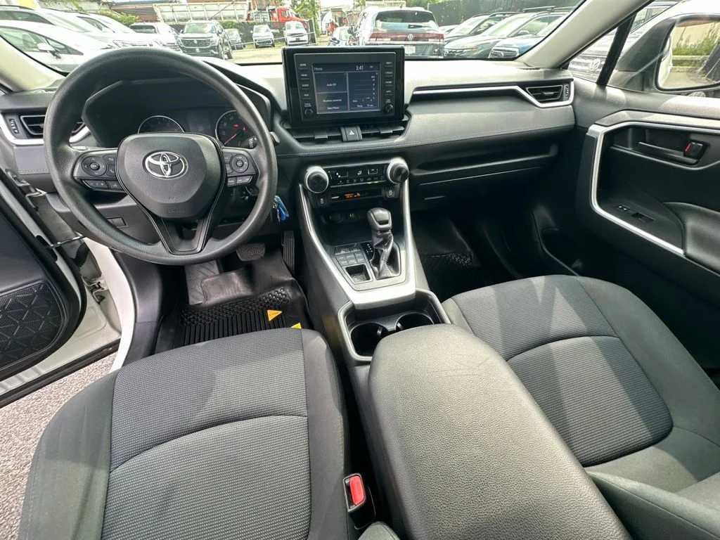 Used 2019 White Toyota LE image 24