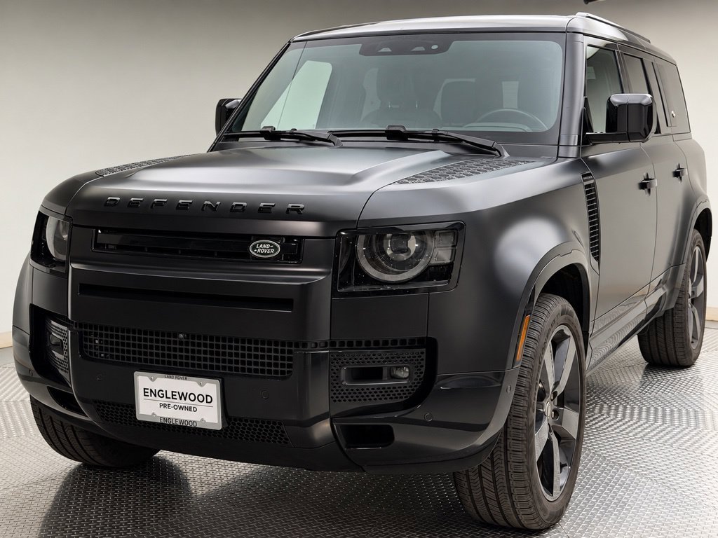 Used 2024 Santorini Black Metallic Land Rover X-Dynamic SE image 1