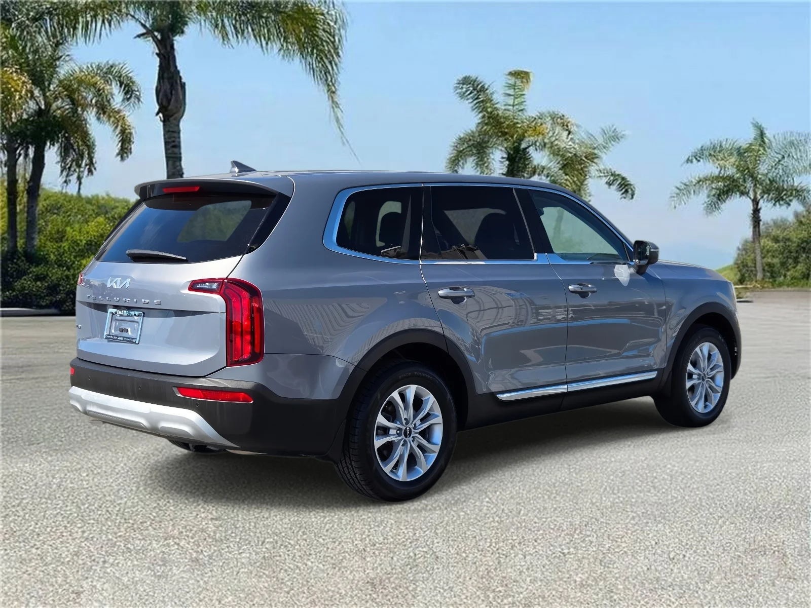 Used 2022 Everlasting Silver Kia LX AWD image 5
