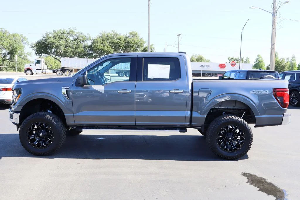 Used 2025 Gray Ford XLT image 6